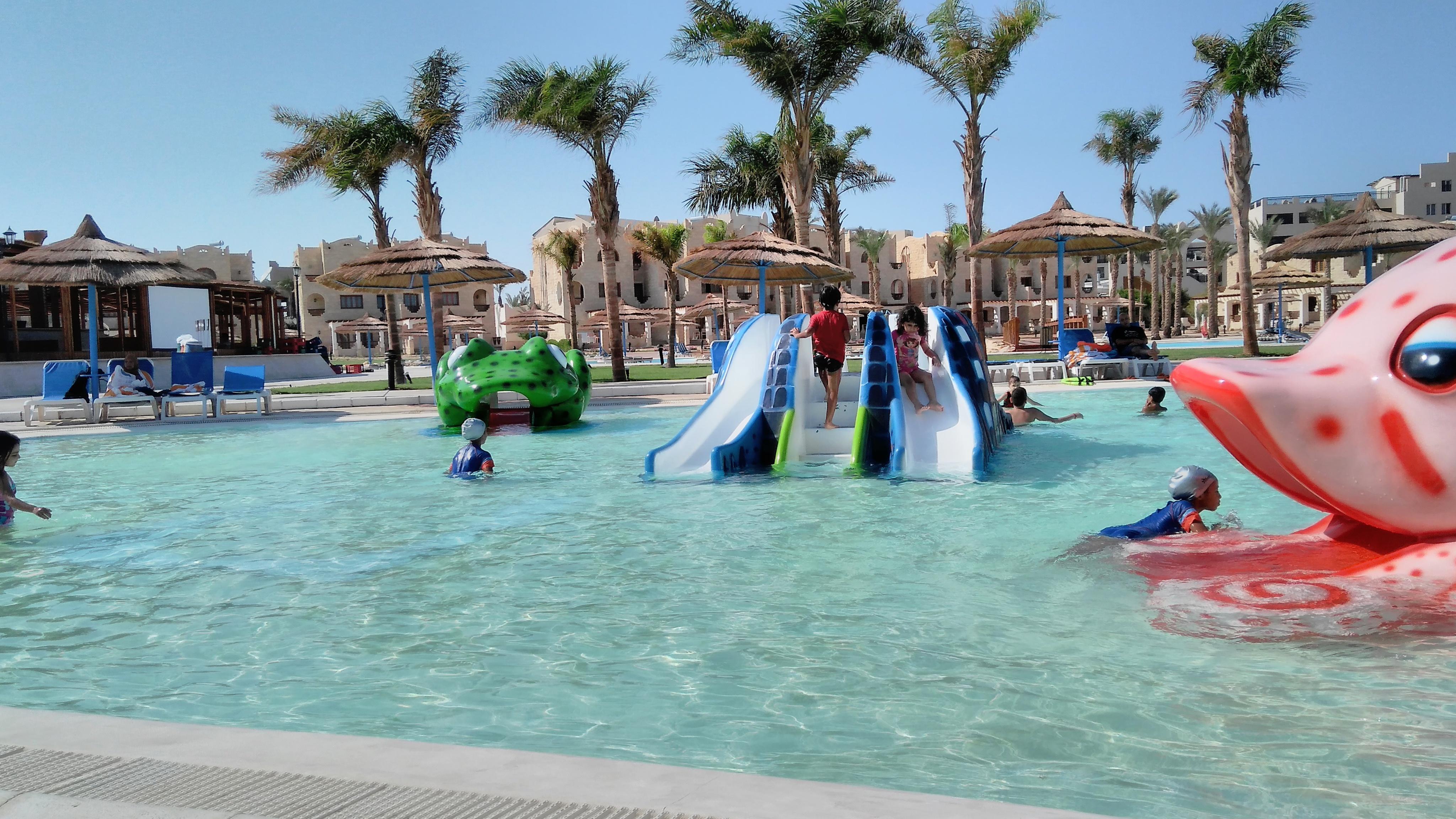 Royal Lagoons & Aqua Park Families And Couples Only הורגהדה
